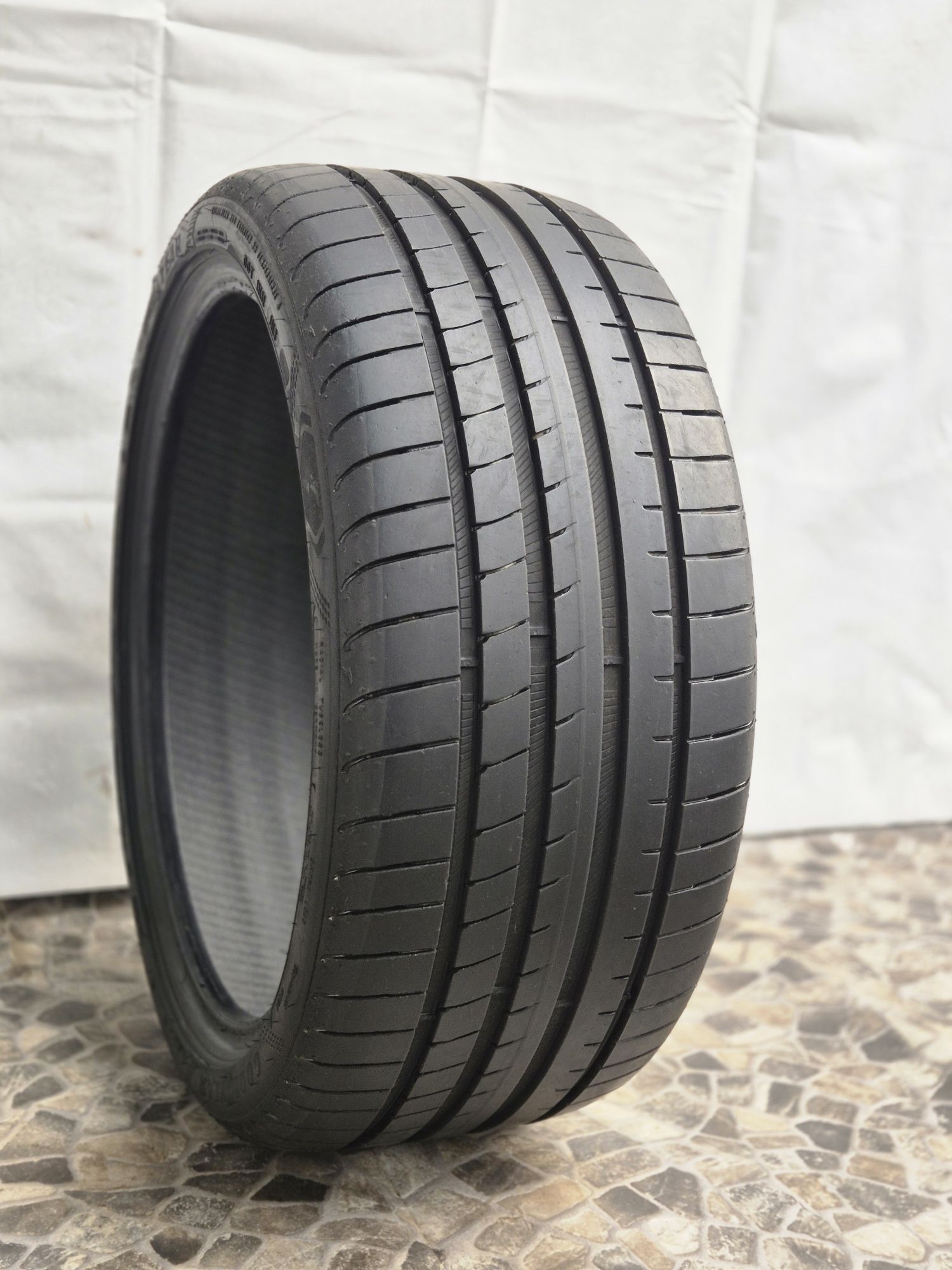 1бр 255 35 19 Goodyear лятна 24г