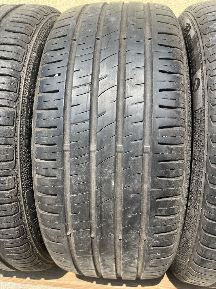 4 бр. летни гуми 215/45/17 Barum DOT 0617 5 mm