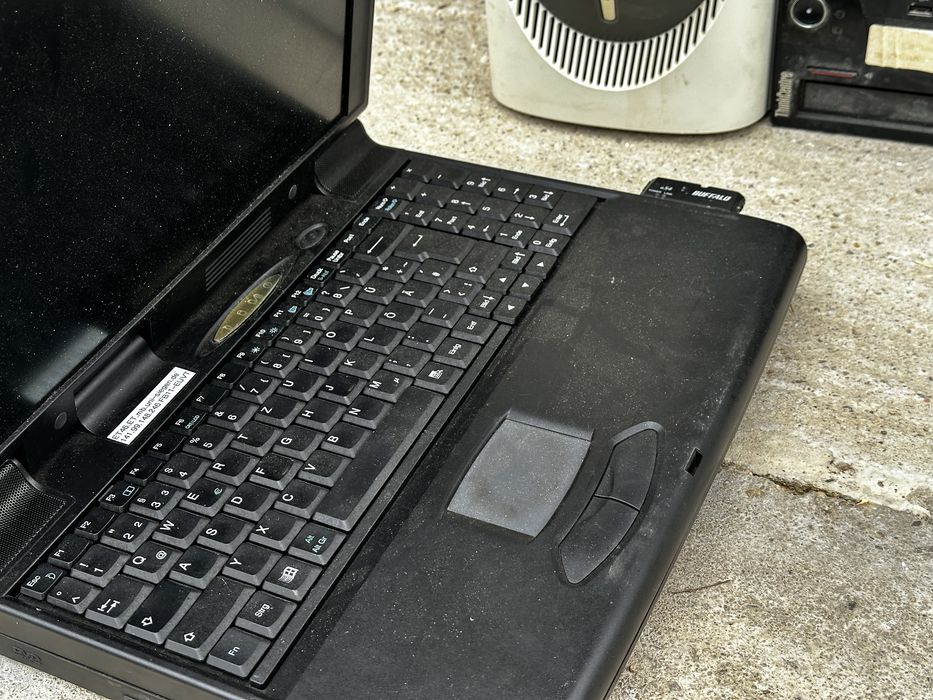 Lot unitati vechi si piese IT.