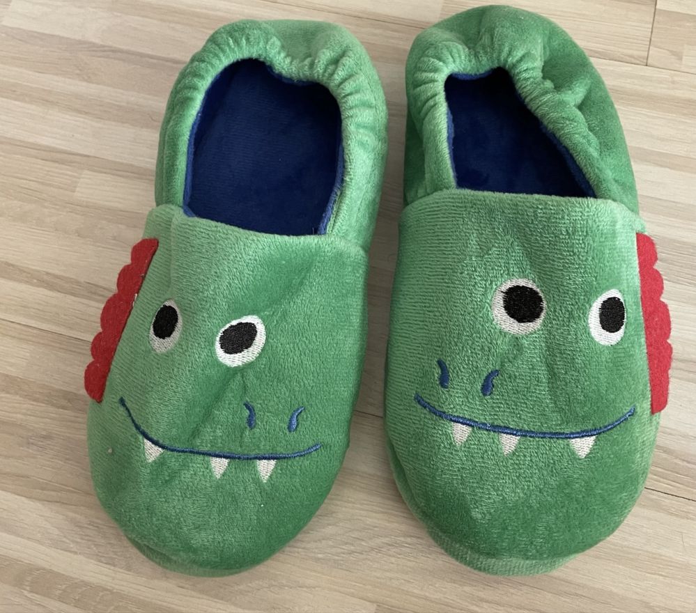 Детски пантофи, пантофи slip-on и кроксове за момче
