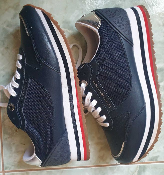 Adidași Tommy Hilfiger