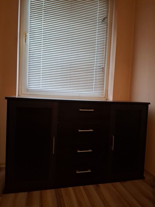 Продавам легло/гардероб