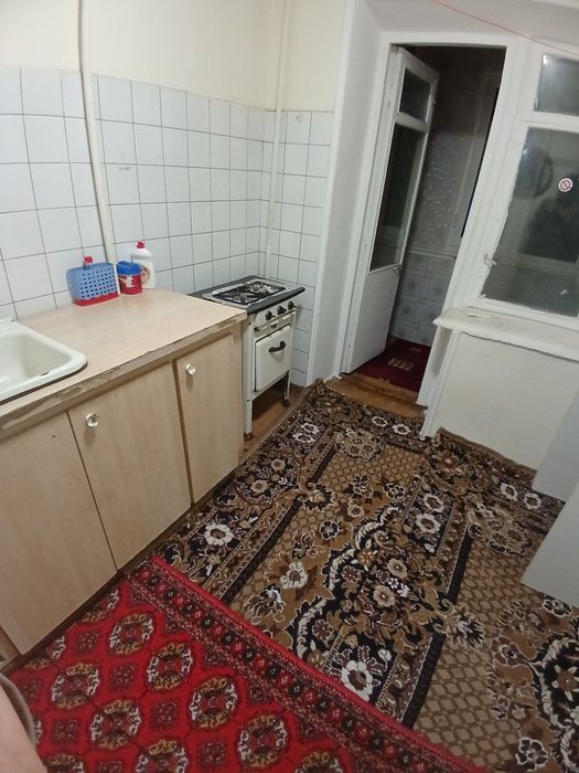 Чилонзор 23 квартал Своя кватира Продаю 

15 чи дом кирпичный дом 

2/