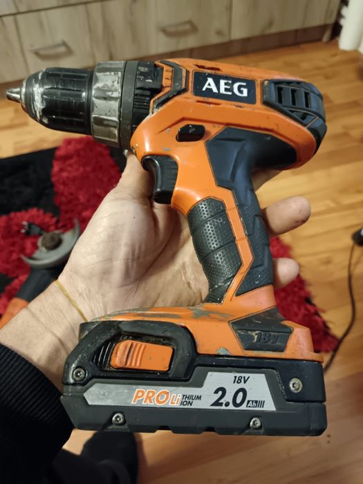 Vând Bormașină  și flex  perfecta  stare de funcționare