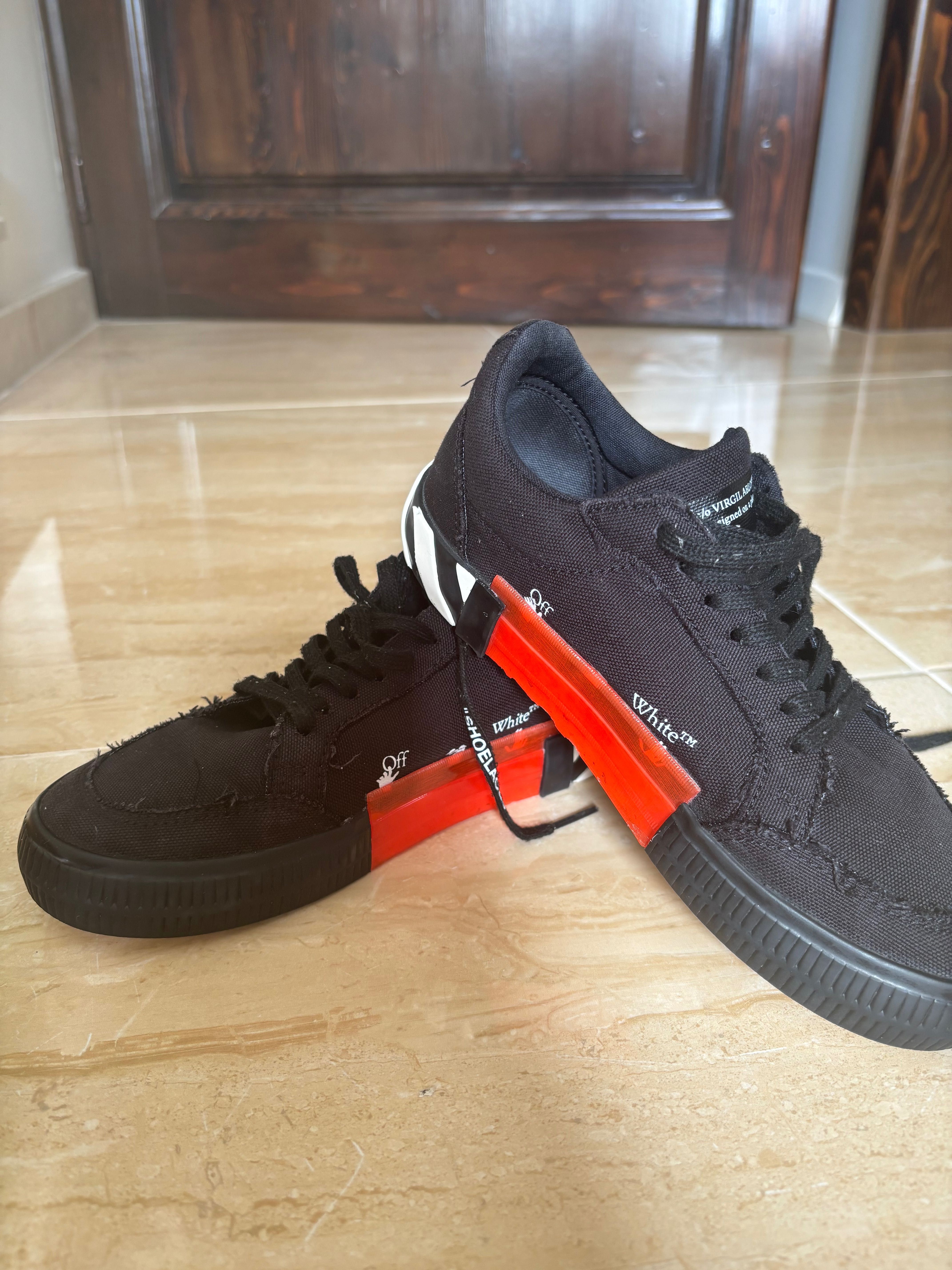 Air Force-200 lei,off white-200 lei,New balance 550-150,Sky Jordan-150