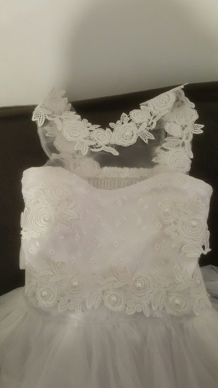 Rochie de prima impartasanie