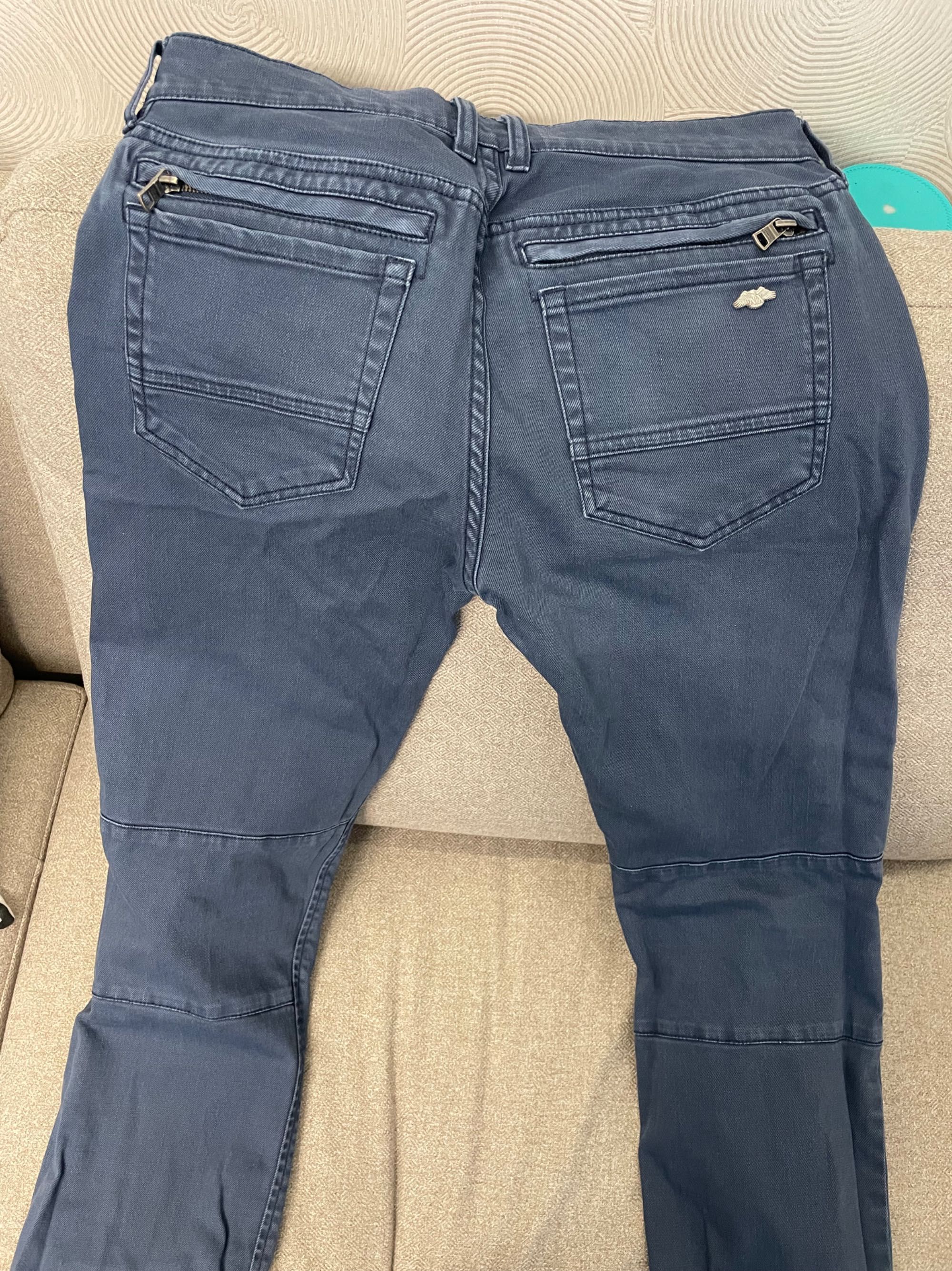 Мужские джинсы от Armani Exchange, 28 размер. Покупали в Нью-Йорке.
