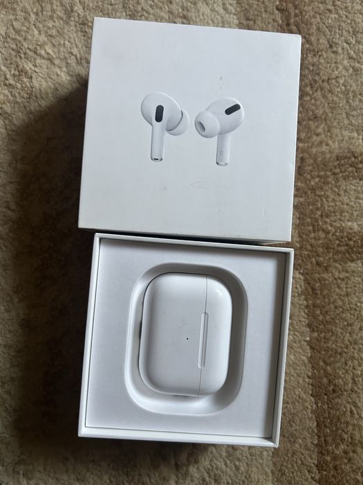AirPods новый продам срочно