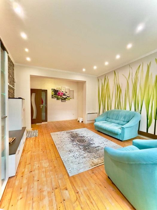 Продава се Двустаен апартамент в София, Център - 70 кв.м за 2572 €/кв.м - Снимка #2