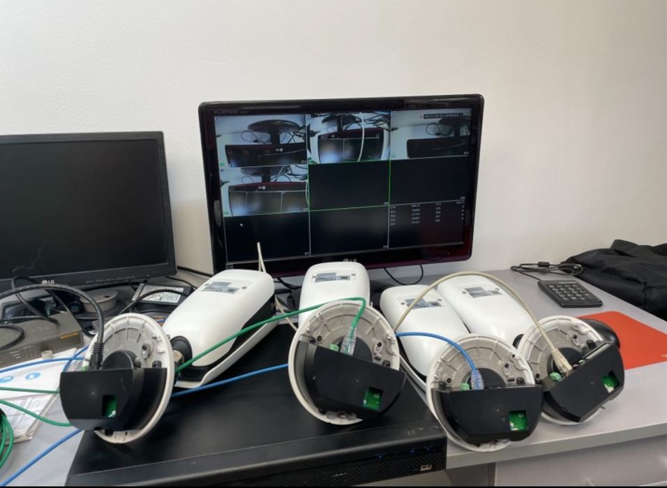 Sitem NVR cu 4 camere