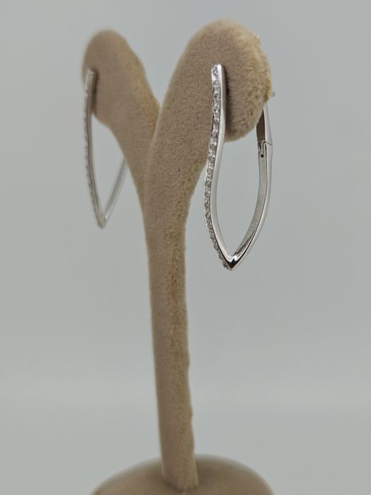 Cercei aur alb 18k 4.97 Gr cu diamante naturale (r)