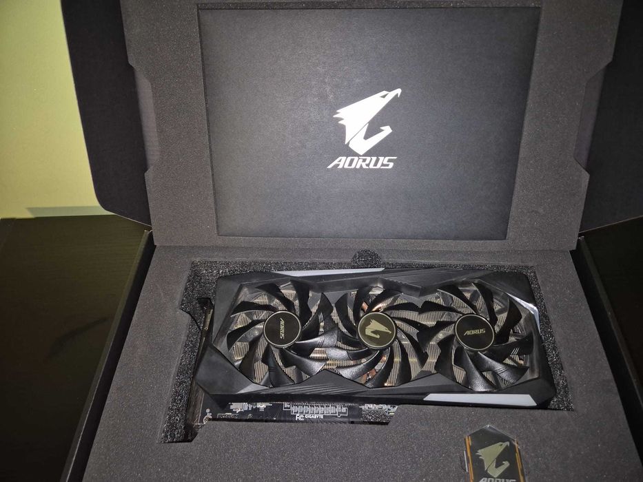 De vanzare placa video GIGABYTE AORUS GeForce RTX 3070 MASTER