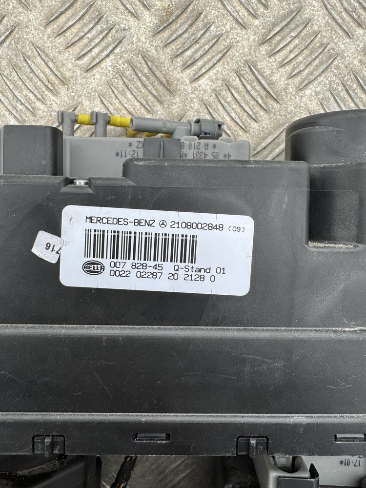 Вакум помпа на централно заключване Мерцедес W202 W208 W210