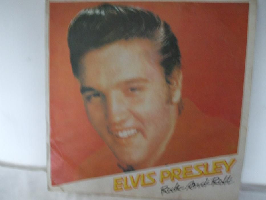 Un vinil vintage deosebit cu Elvis Presley "Rock And Roll"