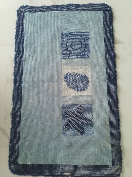 Подложки за хранене и постелки