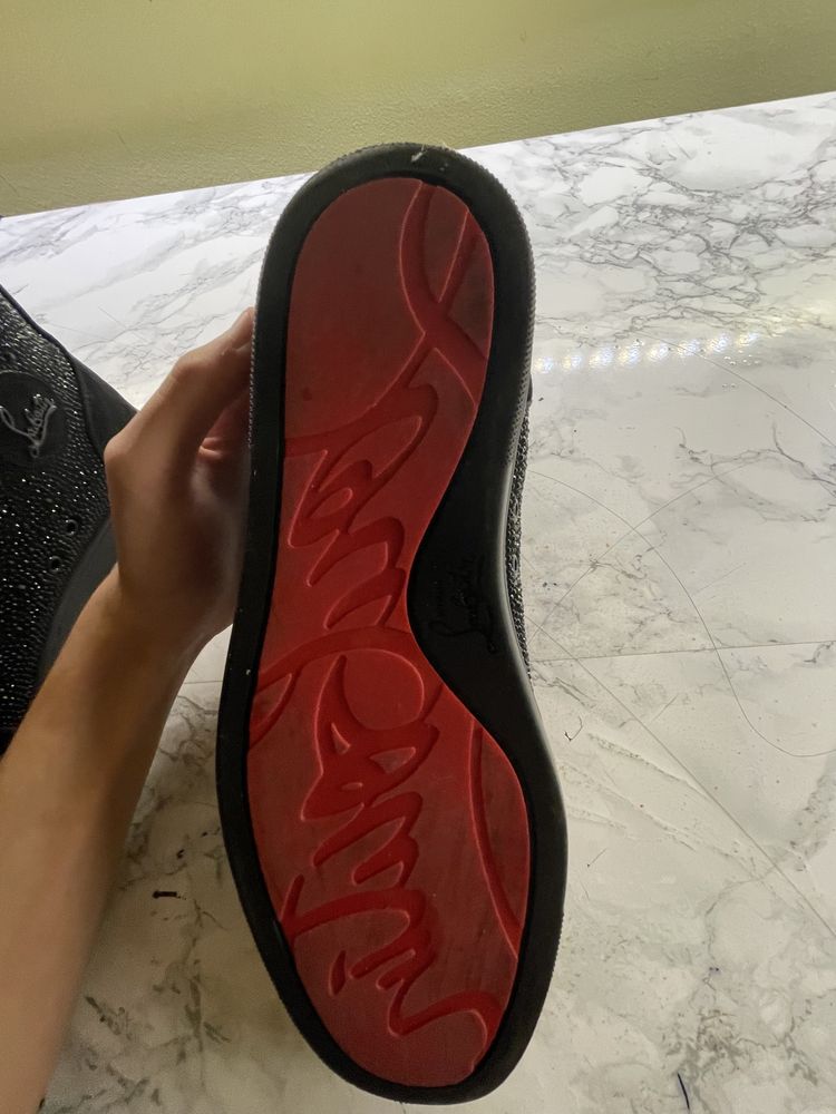 Louboutin negrii