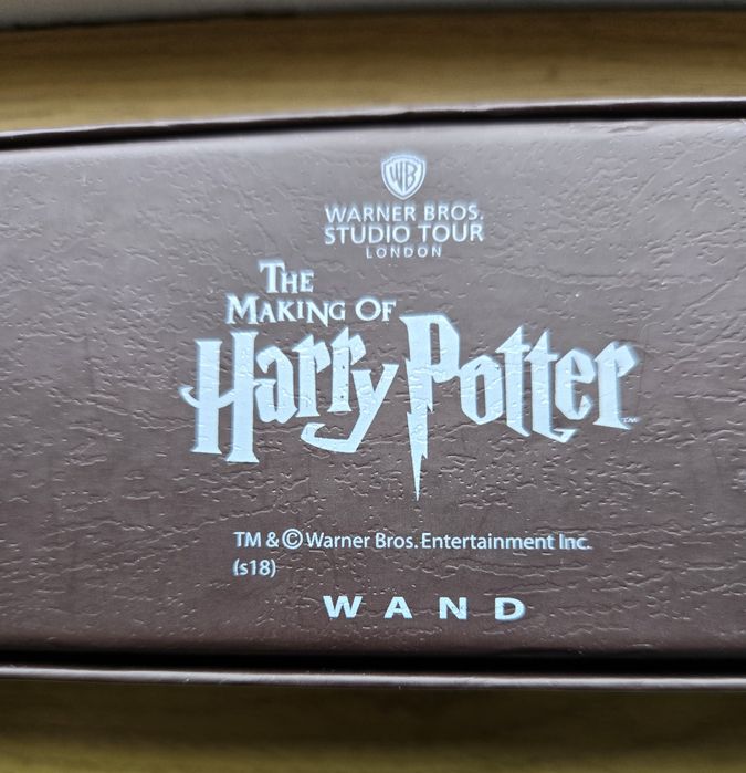 Vând bagheta Harry Potter