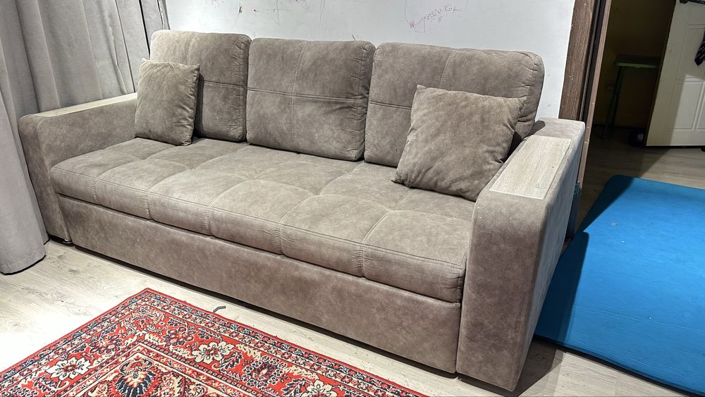 Диван раскладой в идеальном состоянии
