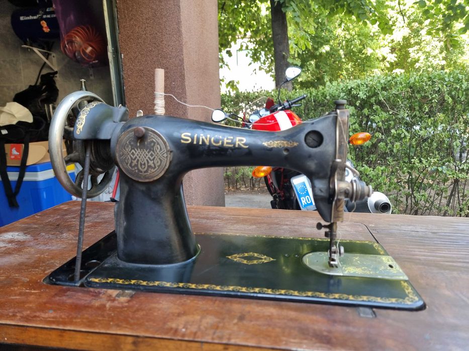 Masina de cusut SINGER model 15K  serie EA940210, an 1937, ocazie