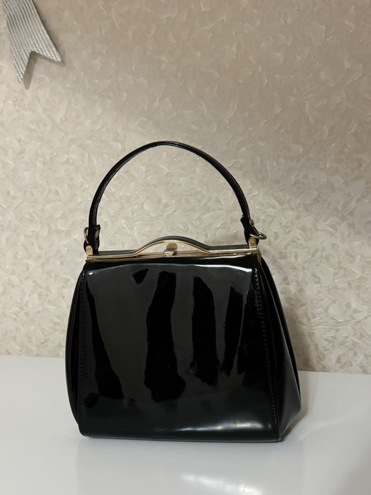 Продам сумку лакированную