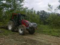 Tractor forestier Valtra cu troliu frontal