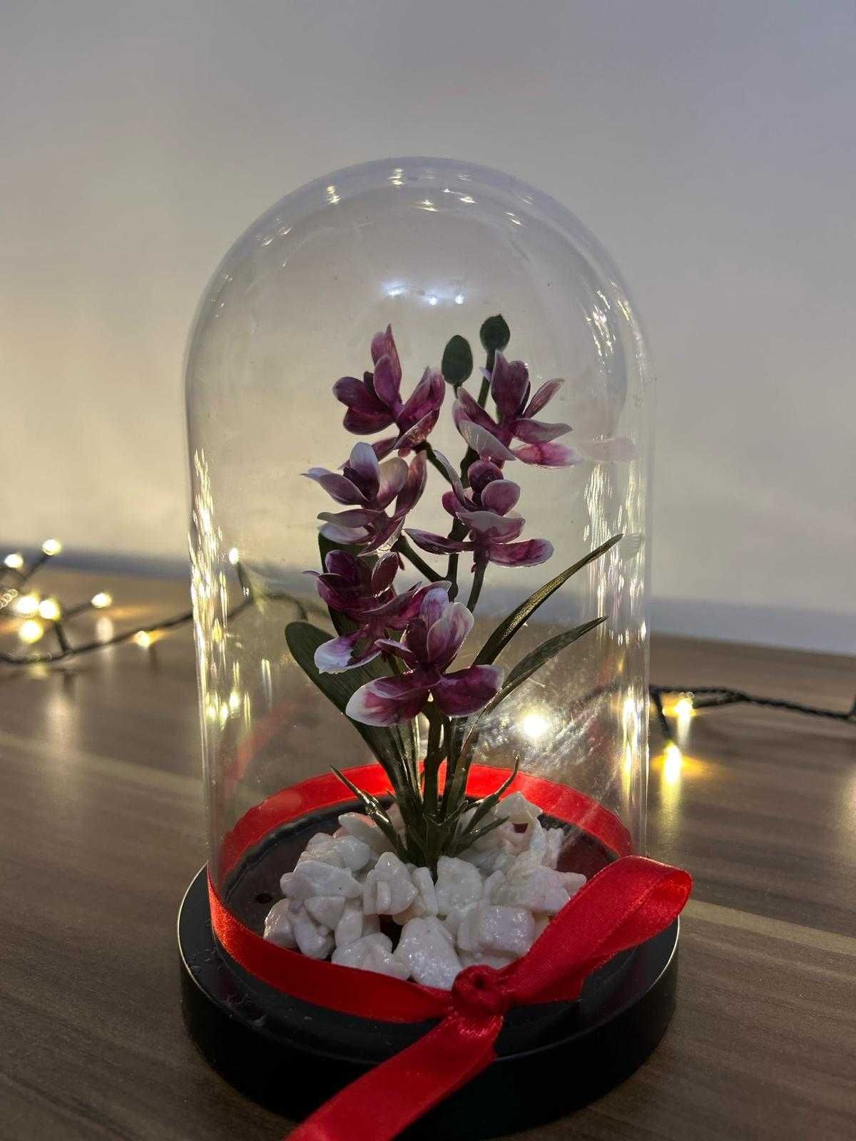 Orhidee artificiala in cupola