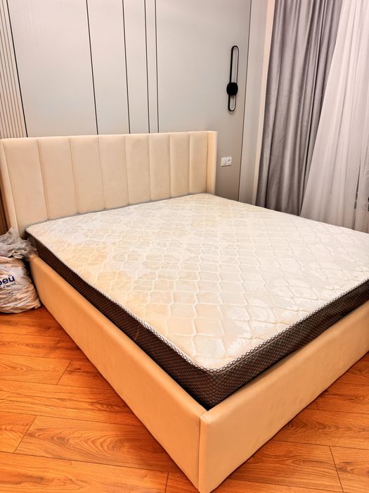 Кровать и матрас