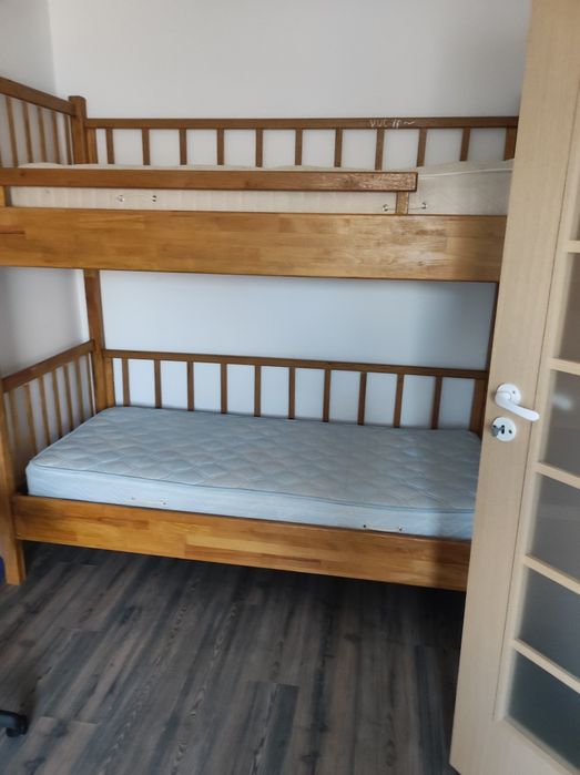 Apartament de închiriat.