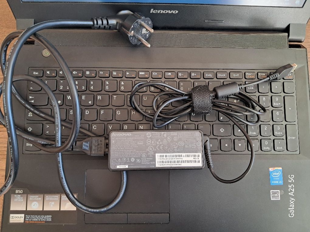 LENOVO лаптоп Перфектен