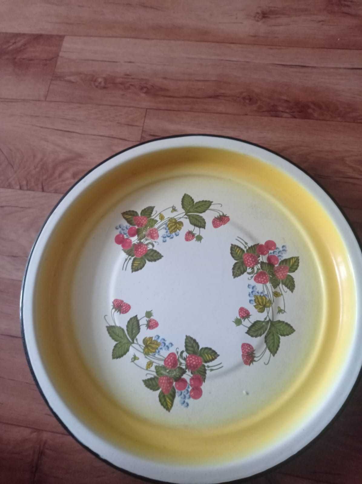 Блюдо эмалированное большое .