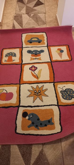 Covoraș pentru cameră de copii.