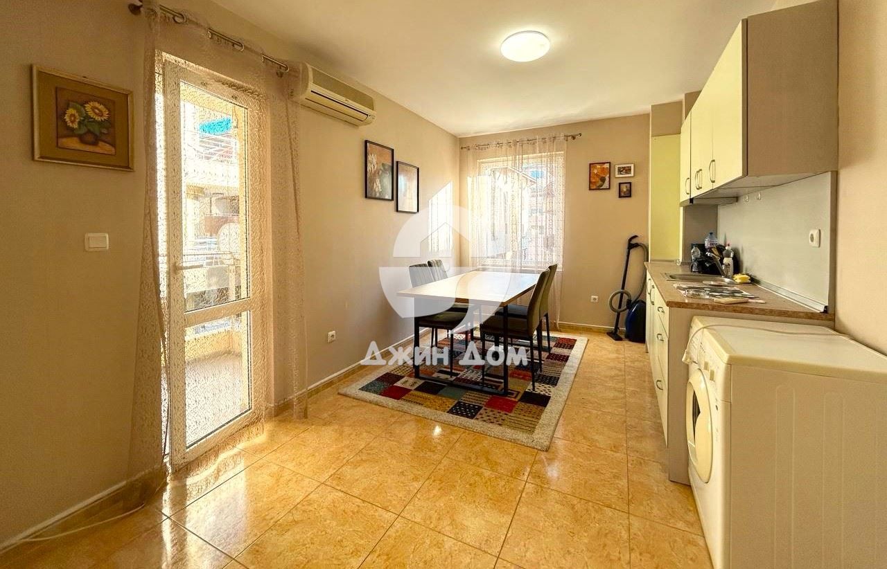 Продава се Тристаен апартамент в Несебър - 71 кв.м за 1479 €/кв.м - Снимка #3