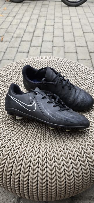 Ghete fotbal Nike, mărimea 37.5, culoare neagră