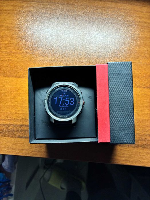 Смартчасовник Polar Grit X