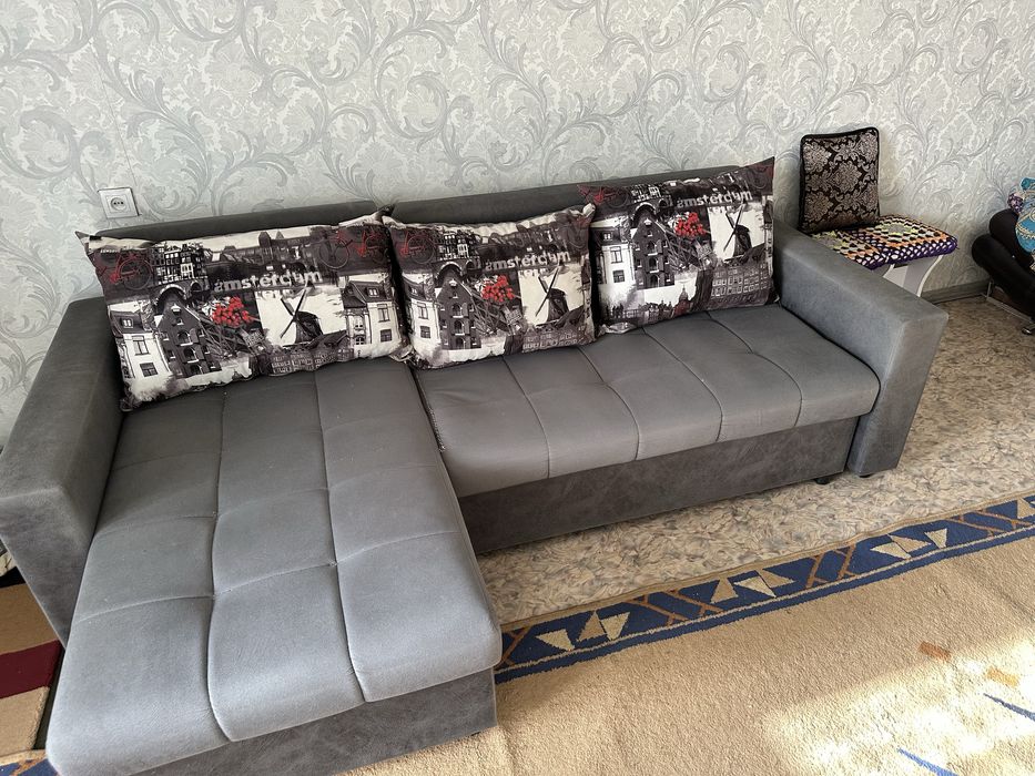 Продаем диван в гостевую комнату