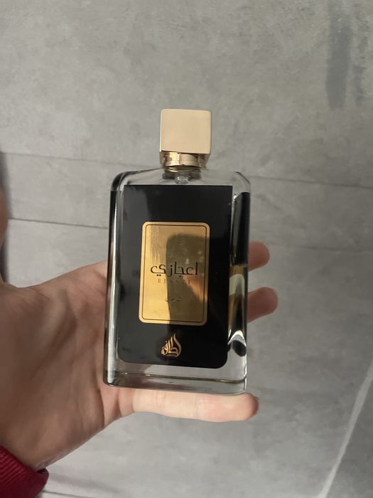 Vand parfum in stare buna