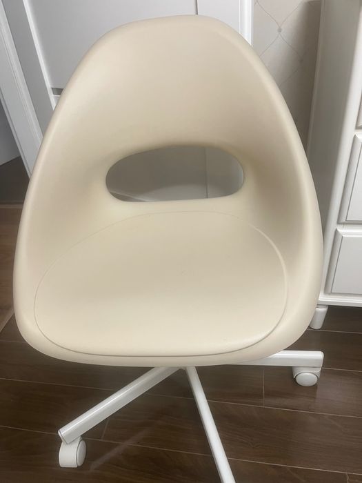 Vând scaun de birou Ikea