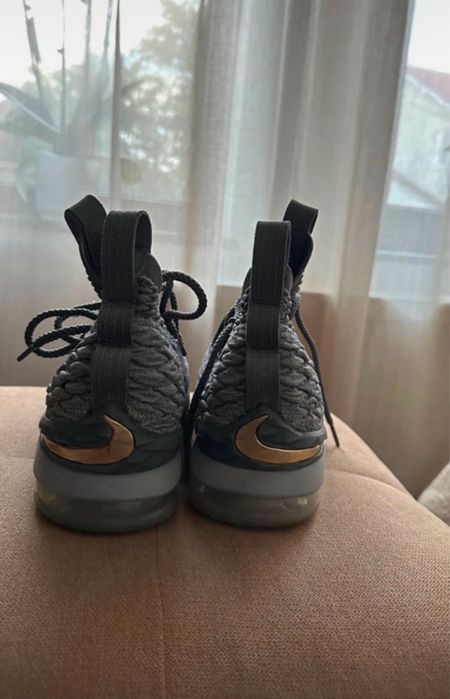 Adidasi LeBron James - Nike