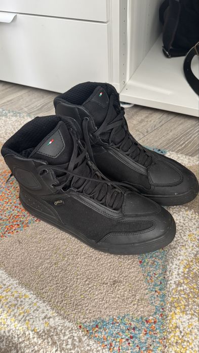 Мото Екип( яки, каски, обувки)