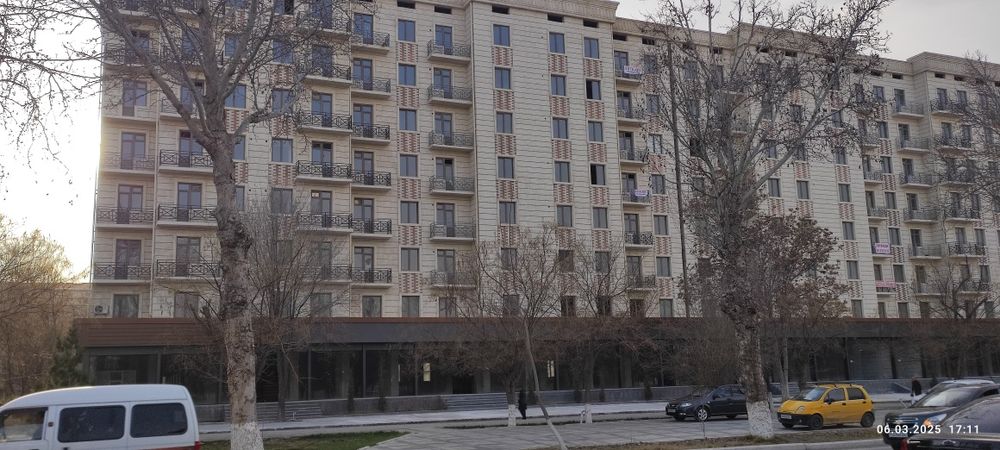 9 бозор олдида йулни устида 2 хона эски навруз кафе