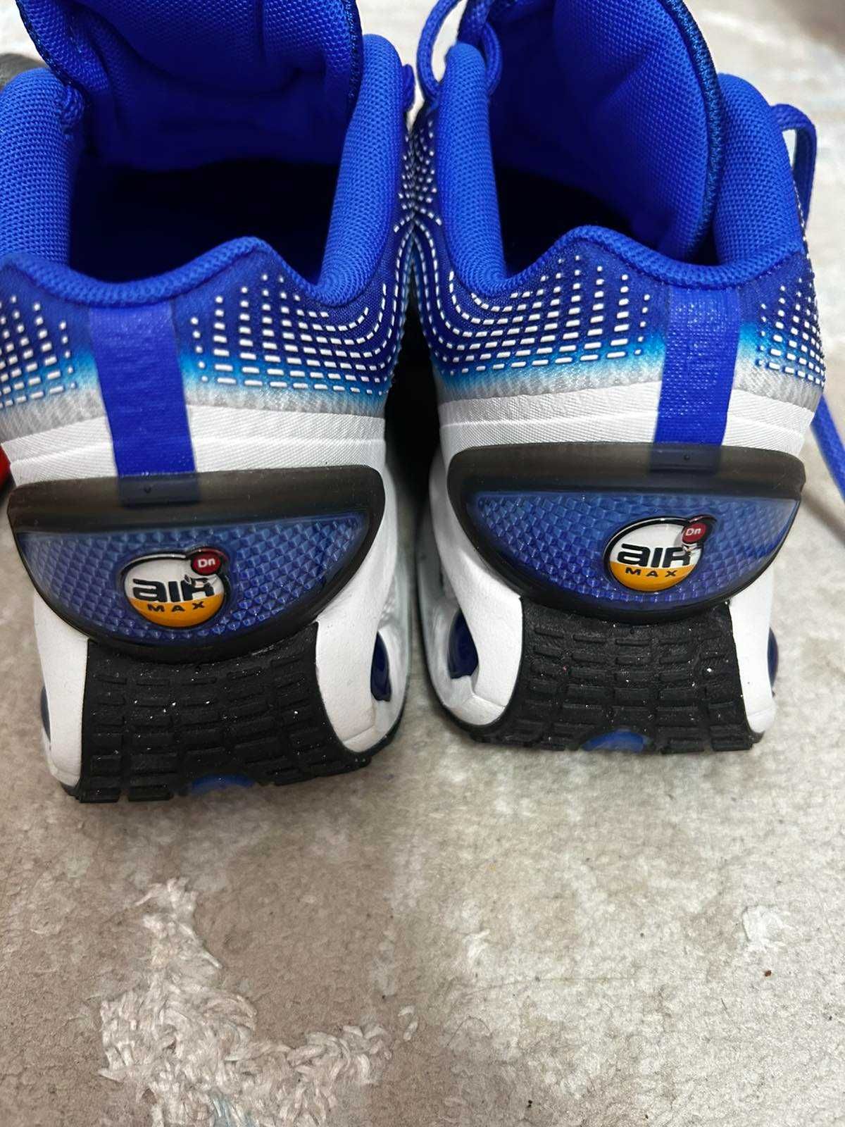 Продават се маратонки Nike air max DN