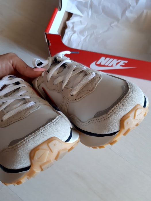 Оригинални дамски маратонки Nike