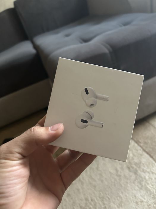 AirPods 4