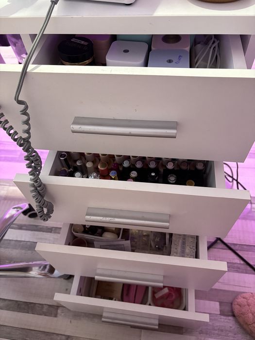 Masa de unghii cu gel