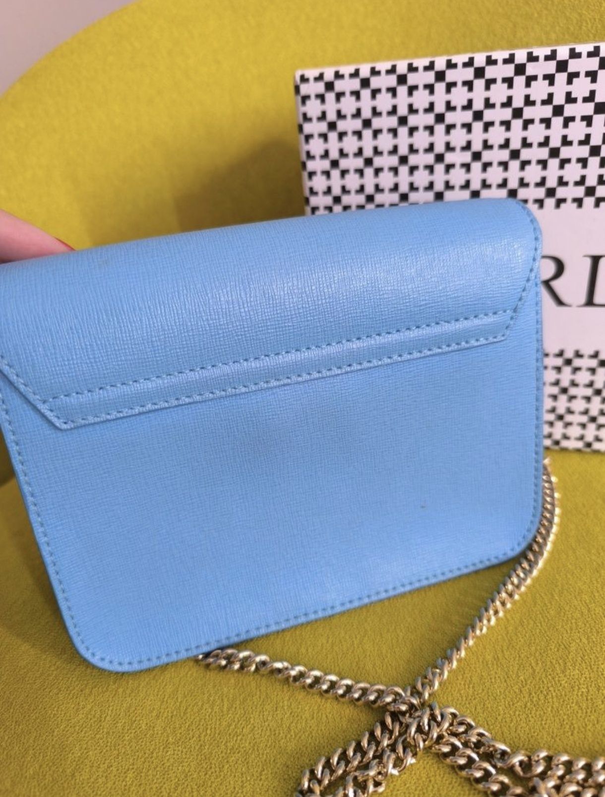 Furla metropolis
