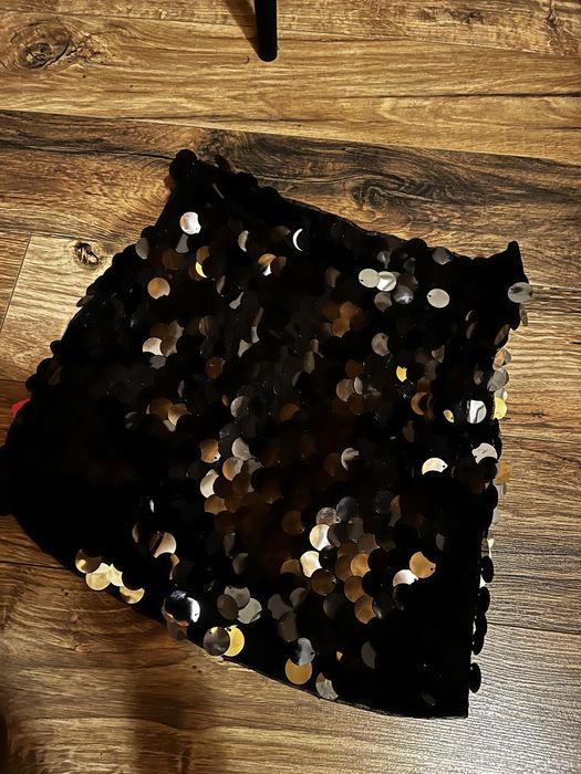 Къса лъскава пола