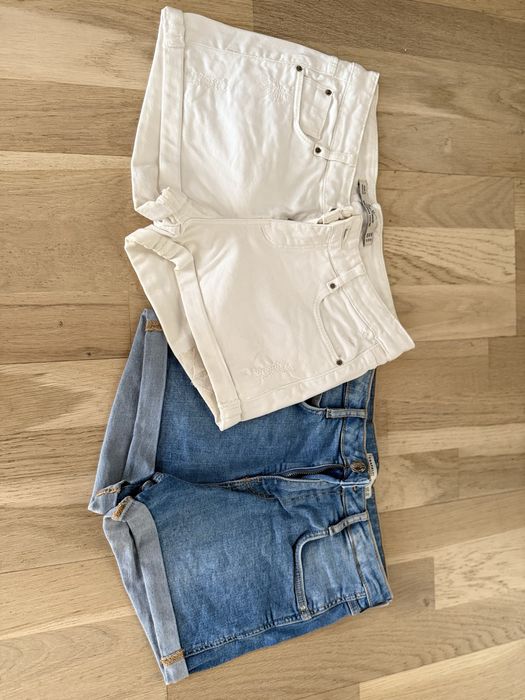 Pantaloni scurti Zara