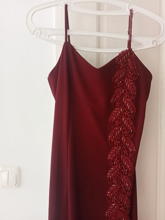 Елегантна, дълга рокля