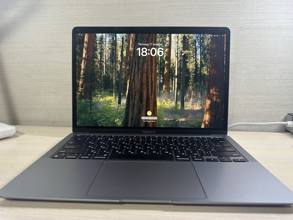 MacBook Air M1 2020 — идеальное состояние!