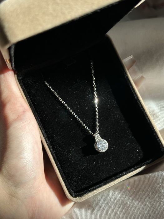 Колье с подвеской